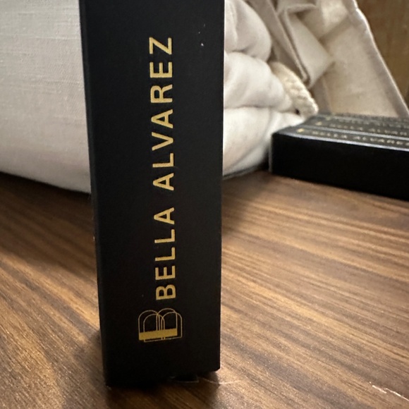 lipstick - Picture 3 of 4